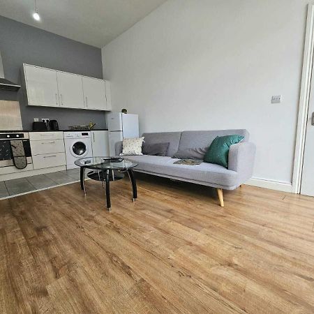 Bee Accommodations Backways Leicester Bagian luar foto