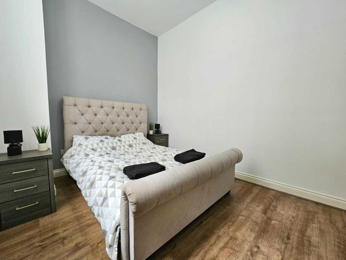 Bee Accommodations Backways Leicester Bagian luar foto