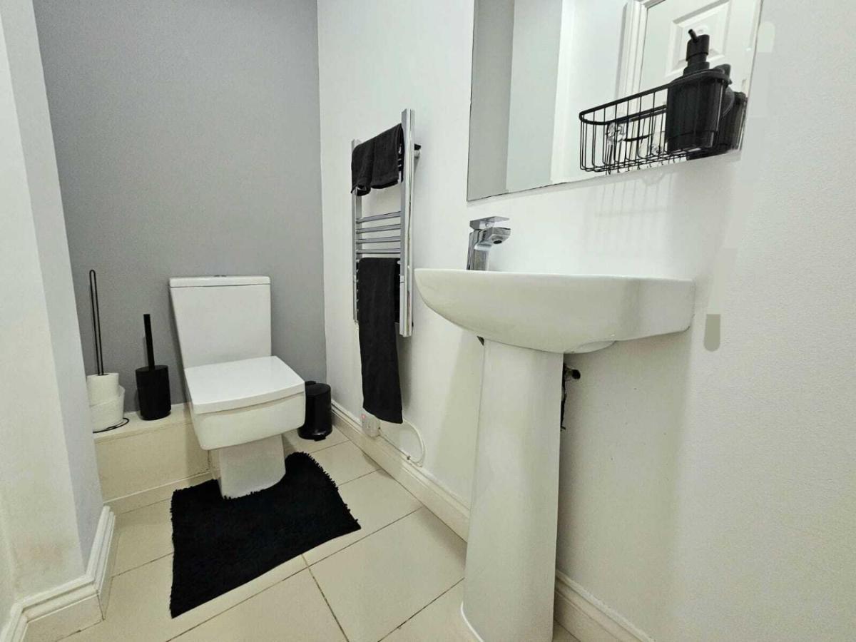 Bee Accommodations Backways Leicester Bagian luar foto